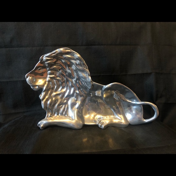 Lion platter: large silver metal raised decor or bowl: Mariposa made in Mexico - Picture 9 of 9